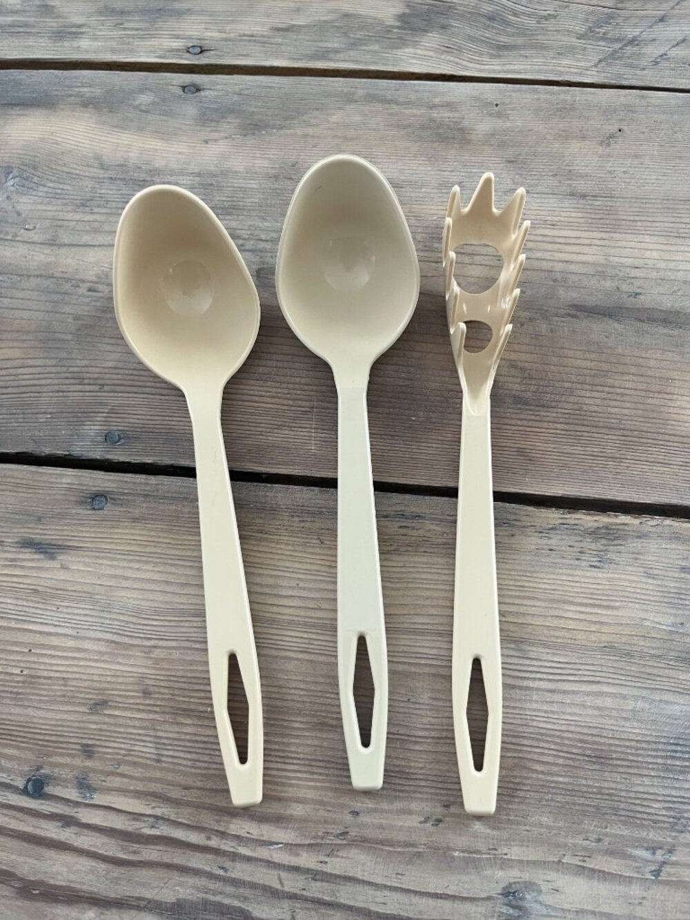 VTG Tailor Made Almond Nylon Plastic Ladles, Spaghetti Server Set 3